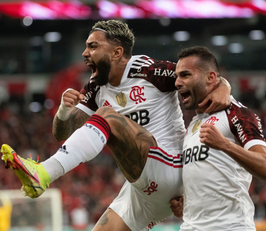 Flamengo e Corinthians empatam 1º jogo da semifinal da Copa do